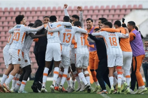 La RS Berkane consolide son leadership en battant le Chabab Mohammedia La RS Berkane consolide son leadership en battant le Chabab Mohammedia