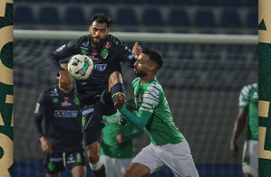 Le Difaa El Jadida triomphe face au Raja et grimpe au classement, la RSB et l'AS FAR confirment leur dominance Le Difaa El Jadida triomphe face au Raja et grimpe au classement, la RSB et l'AS FAR confirment leur dominance