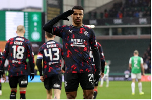 Triplé exceptionnel de Hamza Igamane, mais les Rangers accrochés par Hibernian Triplé exceptionnel de Hamza Igamane, mais les Rangers accrochés par Hibernian