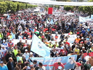 Parlement et syndicats : le bras de fer se durcit Parlement et syndicats : le bras de fer se durcit