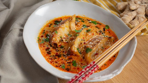 Voyage en Asie : bouillon épicé et gyozas grillés Voyage en Asie : bouillon épicé et gyozas grillés