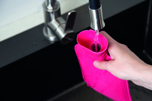 La bouillotte : alliée du froid, mais pas sans risques La bouillotte : alliée du froid, mais pas sans risques