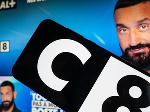C8 et NRJ12 : Clap de fin ou censure déguisée ? C8 et NRJ12 : Clap de fin ou censure déguisée ?