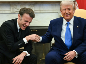 Macron-Trump : entre accolades et désaccords sur l’Ukraine Macron-Trump : entre accolades et désaccords sur l’Ukraine