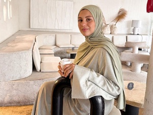 Nada Merrachi s’impose sur la scène de la « modest fashion » Nada Merrachi s’impose sur la scène de la « modest fashion »