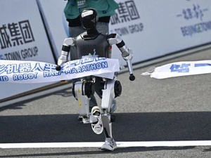 Quand les robots courent plus vite que ton oncle au Marathon de Casablanca Quand les robots courent plus vite que ton oncle au Marathon de Casablanca