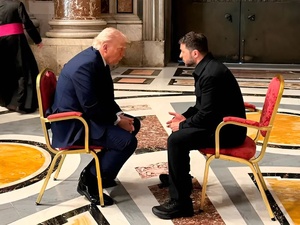 L’Image de l’Année 2025 : Quand Trump et Zelensky s’agenouillent face à l’histoire L’Image de l’Année 2025 : Quand Trump et Zelensky s’agenouillent face à l’histoire