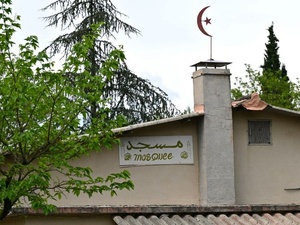 Le meurtrier de la mosquée du Gard a été arrêté Le meurtrier de la mosquée du Gard a été arrêté