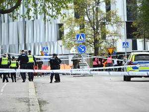 En Suède, les gangs continuent de semer la terreur : trois morts dans une fusillade à Uppsala En Suède, les gangs continuent de semer la terreur : trois morts dans une fusillade à Uppsala