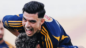 Achraf Bencharki offre la victoire à Al Ahly et décroche une nouvelle distinction individuelle Achraf Bencharki offre la victoire à Al Ahly et décroche une nouvelle distinction individuelle