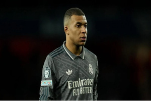 Kylian Mbappé décroche le Soulier d’Or européen pour la saison 2024/25 Kylian Mbappé décroche le Soulier d’Or européen pour la saison 2024/25