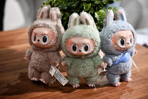 Labubu :  le monstre mignon qui fait rugir les fashionistas