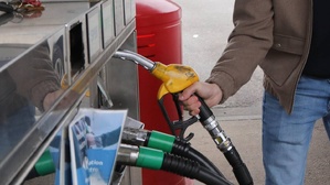 À la pompe, les automobilistes marocains font face à une nouvelle hausse tarifaire ! À la pompe, les automobilistes marocains font face à une nouvelle hausse tarifaire !