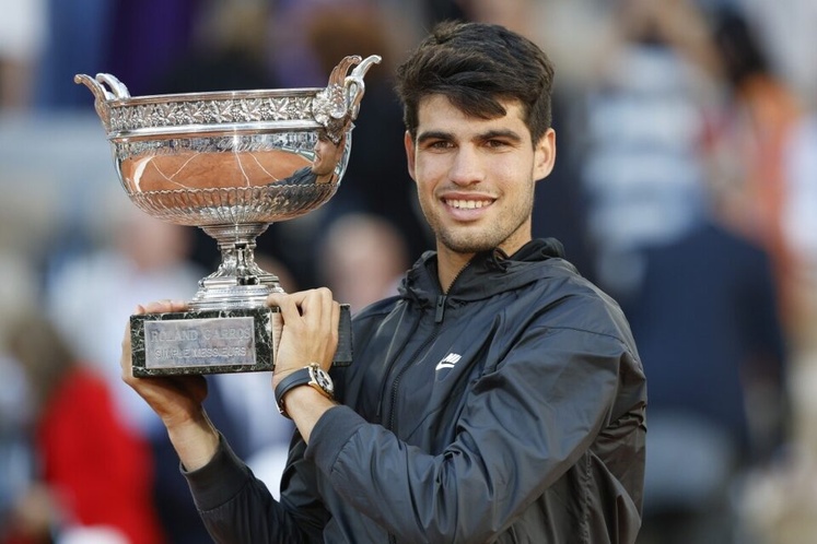 Stratosphérique, Carlos Alcaraz vainqueur à Paris pour la deuxième année de suite