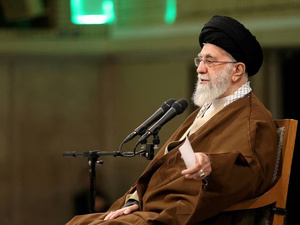 “L’Iran ne se rendra jamais” : L’ayatollah Khamenei menace les USA en cas d’intervention en Iran “L’Iran ne se rendra jamais” : L’ayatollah Khamenei menace les USA en cas d’intervention en Iran