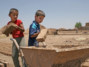 Le travail des enfants en hausse au Maroc : plus de 110 000 mineurs concernés en 2025 Le travail des enfants en hausse au Maroc : plus de 110 000 mineurs concernés en 2025