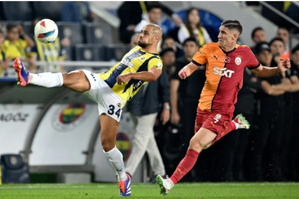 Sofyan Amrabat écarté des plans de Mourinho : vers un départ imminent ? Sofyan Amrabat écarté des plans de Mourinho : vers un départ imminent ?