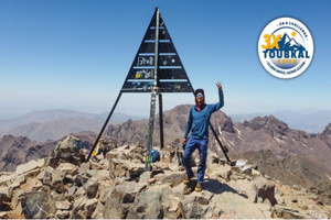 Khalid Douache, l’homme qui a gravi le Toubkal trois fois en 24h… pour réparer la montagne Khalid Douache, l’homme qui a gravi le Toubkal trois fois en 24h… pour réparer la montagne