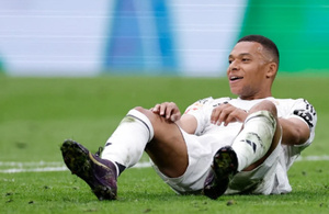 Forfait confirmé : Kylian Mbappé ne jouera pas face à Salzbourg Forfait confirmé : Kylian Mbappé ne jouera pas face à Salzbourg