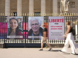 Emmanuel Macron menace l'Iran de rétorsions pour l'inculpation d'espionnage de deux Français Emmanuel Macron menace l'Iran de rétorsions pour l'inculpation d'espionnage de deux Français