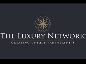 White Party à Rabat : Imane Ouchen, la star qui habille le patrimoine en haute couture