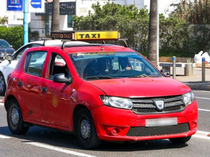 Réforme des taxis au Maroc : Le ministre de l’intérieur prend les rênes ! Réforme des taxis au Maroc : Le ministre de l’intérieur prend les rênes !