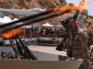 Irak : Le PKK dépose symboliquement les armes, un tournant après quarante ans de conflit Irak : Le PKK dépose symboliquement les armes, un tournant après quarante ans de conflit