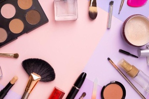 Beauté à petits prix, gros dégâts : la face cachée des dupes cosmétiques Beauté à petits prix, gros dégâts : la face cachée des dupes cosmétiques