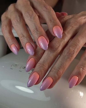 Ongles d’été : laissez-vous séduire par la magie du dégradé Ongles d’été : laissez-vous séduire par la magie du dégradé