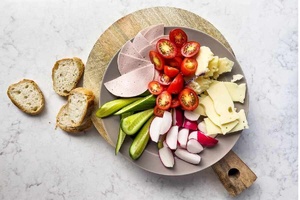 Girl dinner : le dîner désorganisé qui fait du bien au moral (et à la flemme)