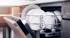 La chaleur te fait fondre ? Ton lave-vaisselle peut te sauver La chaleur te fait fondre ? Ton lave-vaisselle peut te sauver