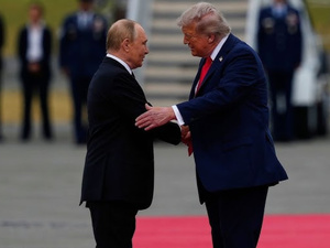 Trump–Poutine : Le récit avant la substance