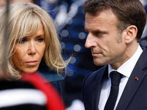 Emmanuel Macron contre-attaque : quand les rumeurs sur Brigitte franchissent l’Atlantique Emmanuel Macron contre-attaque : quand les rumeurs sur Brigitte franchissent l’Atlantique