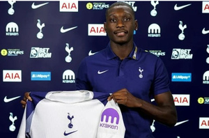 Randal Kolo Muani prêté à Tottenham pour la saison 2025/26 Randal Kolo Muani prêté à Tottenham pour la saison 2025/26