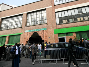 Provocation abjecte devant des mosquées en Île-de-France