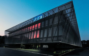 Qualifications Mondial 2026 : la FIFA ouvre une enquête contre l’Afrique du Sud pour joueur inéligible Qualifications Mondial 2026 : la FIFA ouvre une enquête contre l’Afrique du Sud pour joueur inéligible