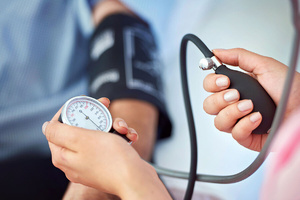 La tension qui tue : l’alerte mondiale de l’OMS sur l’hypertension La tension qui tue : l’alerte mondiale de l’OMS sur l’hypertension
