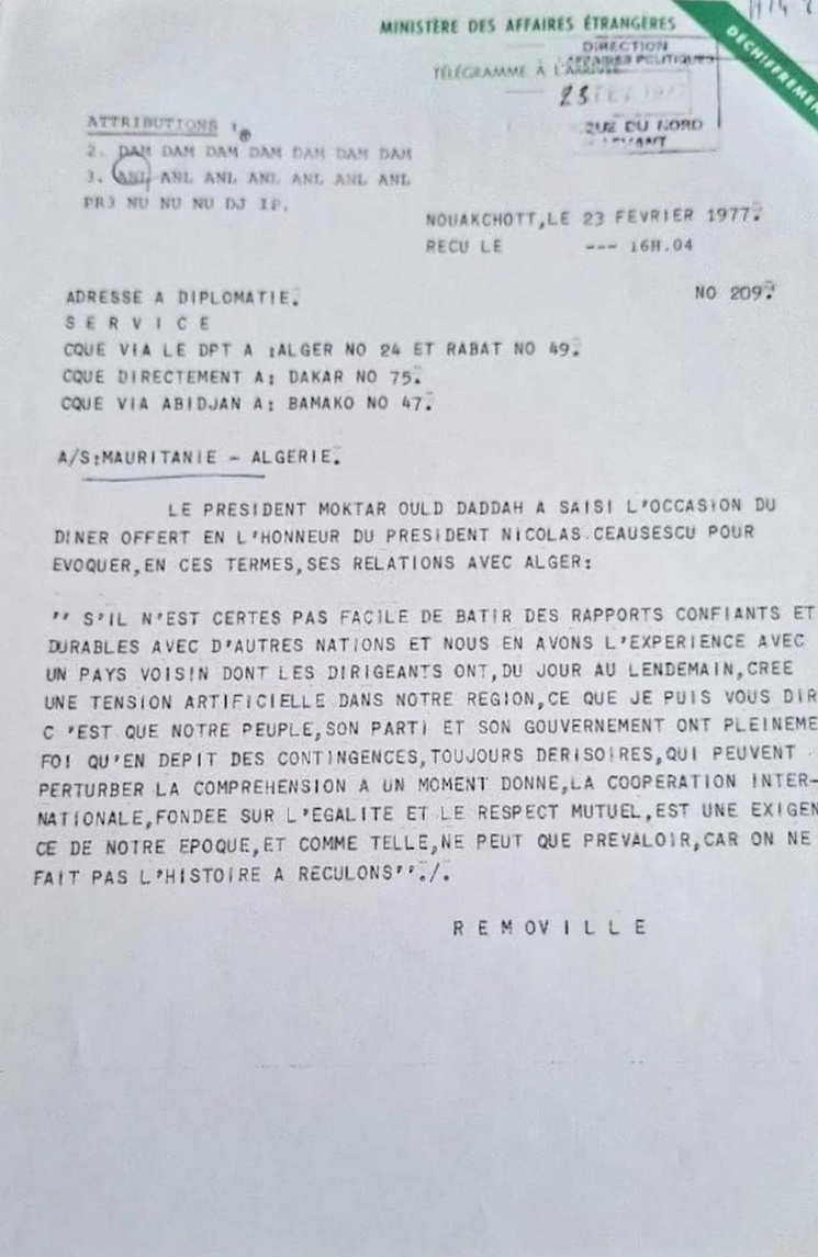 Télégramme diplomatique daté du 23 février 1977, envoyé de Nouakchott par l’ambassadeur de France, Removille, communiqué à Rabat et Alger pour informer de la déclaration du Président Ould Daddah sur l’Algérie. Archives diplomatiques de la Courneuve, Direction Afrique du Nord et du Moyen Orient, ANMO, Algérie, Carton 225, 1973-1982.