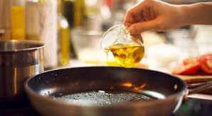 Cancer du sein : faut-il se méfier des huiles de cuisson ? Cancer du sein : faut-il se méfier des huiles de cuisson ?