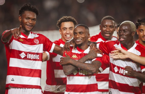 Le Wydad s’impose brillamment face à l’Ashanti Kotoko et valide son billet pour la phase de groupes Le Wydad s’impose brillamment face à l’Ashanti Kotoko et valide son billet pour la phase de groupes