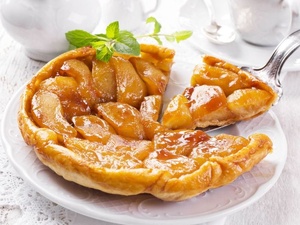 Tarte rustique aux pommes et caramel beurre salé : la douceur d’un automne gourmand Tarte rustique aux pommes et caramel beurre salé : la douceur d’un automne gourmand