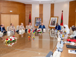 Le Maroc et la Gambie signent un accord militaire Le Maroc et la Gambie signent un accord militaire