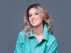 Hajar Adnan dévoile son nouveau single "Taxi Public"