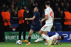 PSG : Achraf Hakimi blessé à la cheville, le Maroc retient son souffle à l'approche de la CAN PSG : Achraf Hakimi blessé à la cheville, le Maroc retient son souffle à l'approche de la CAN