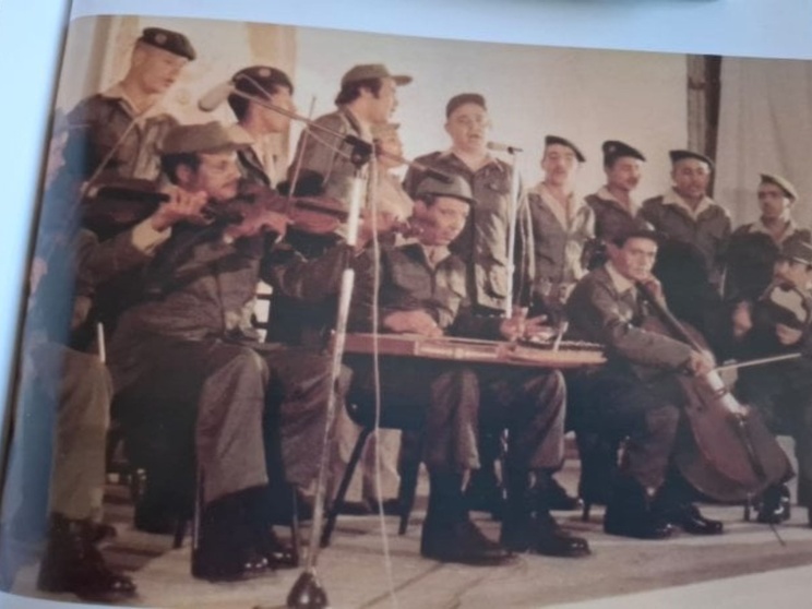 Le Grand Orchestre National de la Radiotélévision marocaine jouant en chœur la Marche Le Grand Orchestre National de la Radiotélévision marocaine jouant en chœur la Marche