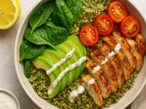 Bowl chaud de poulet au citron & quinoa vert