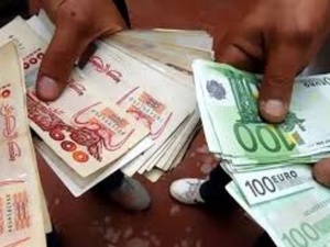 Algérie : l’effondrement silencieux d’un dinar à bout de souffle Algérie : l’effondrement silencieux d’un dinar à bout de souffle