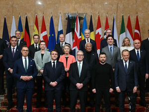 Kiev sous pression : l’Ukraine et l’Europe resserrent les rangs face au plan Trump Kiev sous pression : l’Ukraine et l’Europe resserrent les rangs face au plan Trump