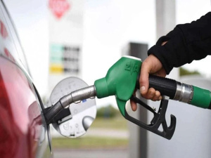 Prix des carburants : des parlementaires dénoncent une situation « intenable » Prix des carburants : des parlementaires dénoncent une situation « intenable »