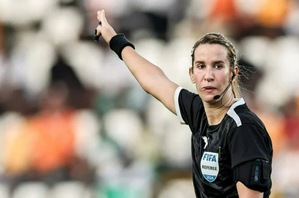 Bouchra Karboubi annonce sa retraite après 25 ans de carrière d’arbitre internationale Bouchra Karboubi annonce sa retraite après 25 ans de carrière d’arbitre internationale